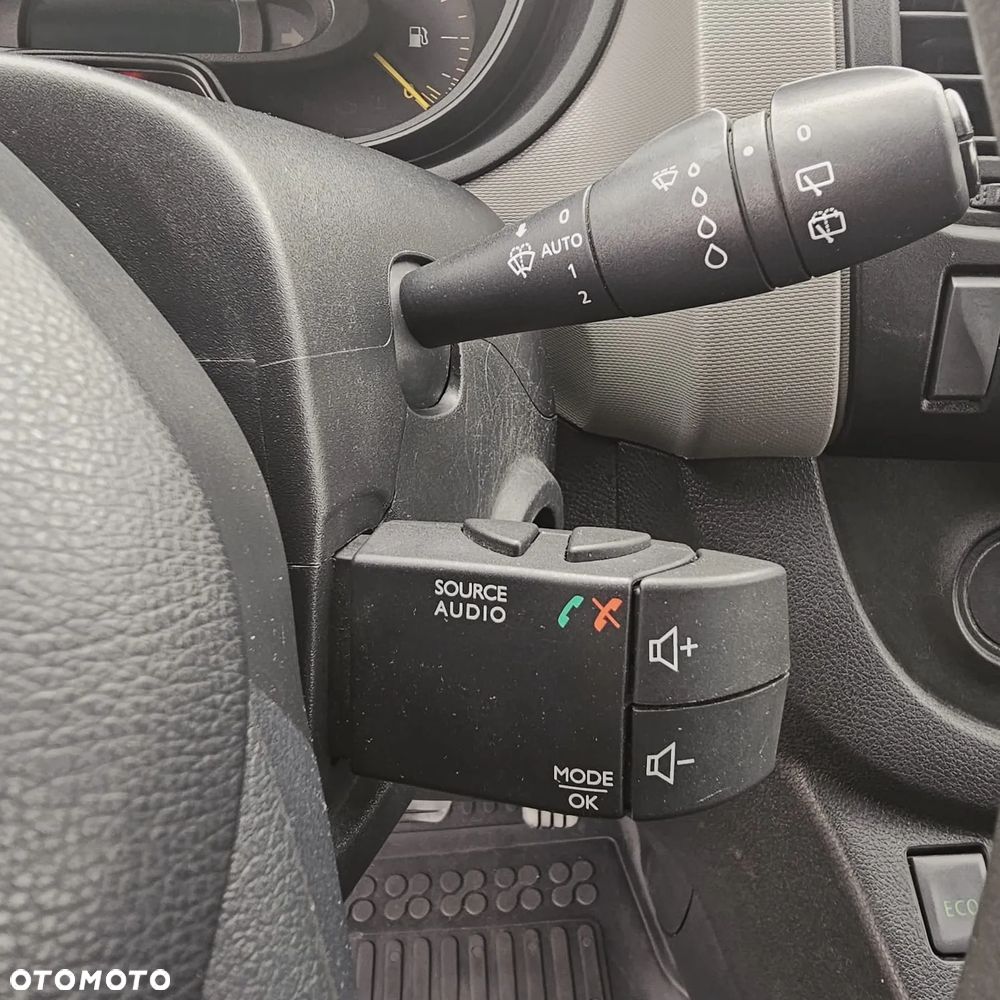 Renault TRAFIC - 11