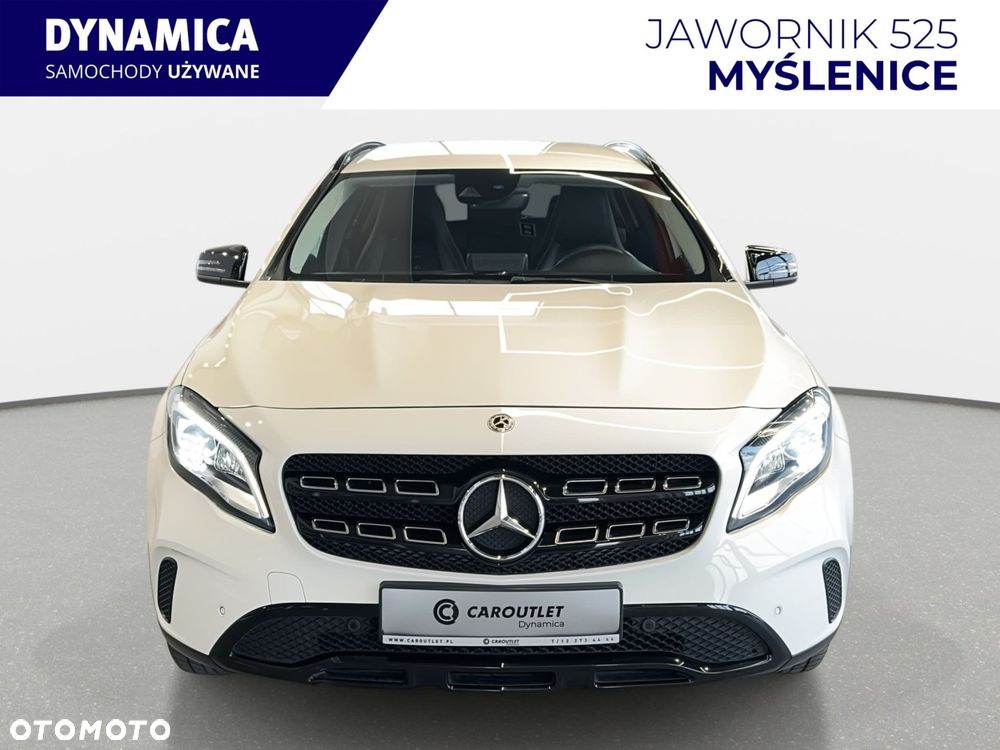 Mercedes-Benz GLA - 4