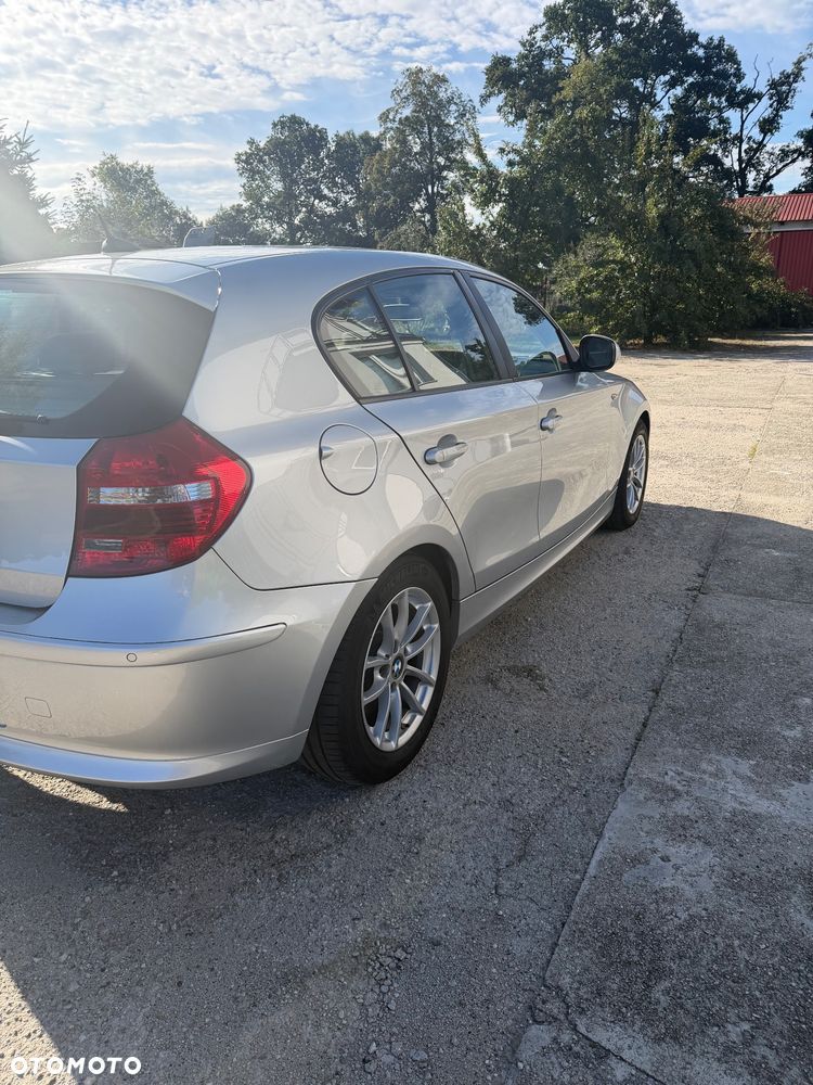 BMW Seria 1 118d - 4