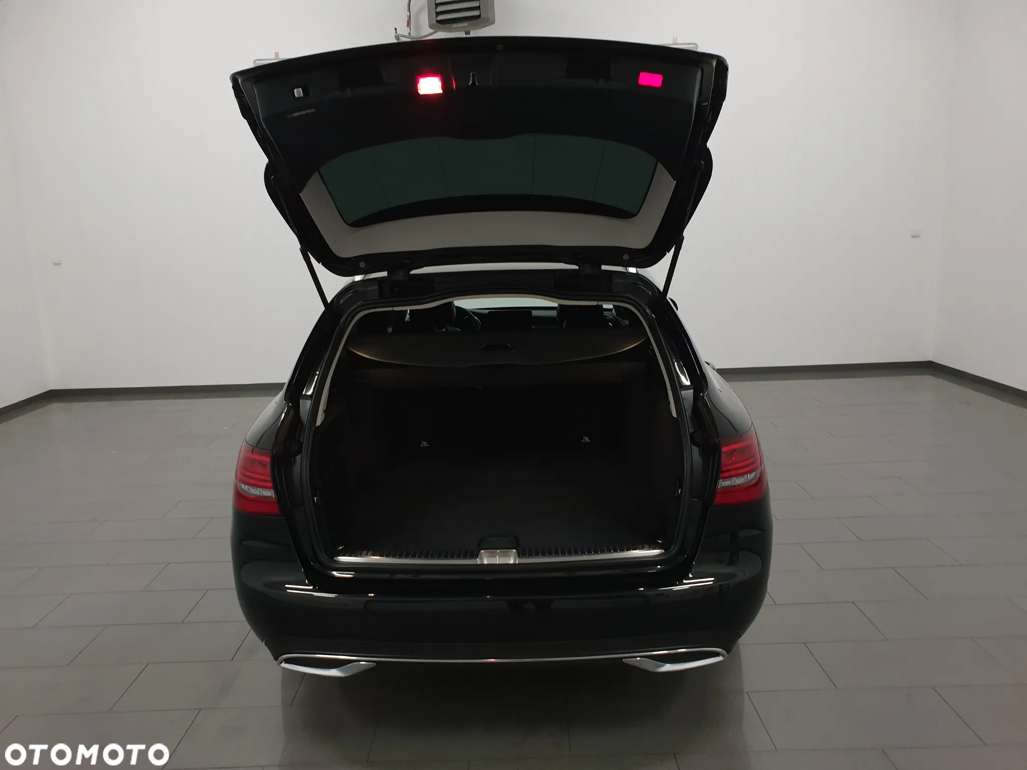 Mercedes-Benz Klasa C 220 d T 9G-TRONIC Avantgarde - 5