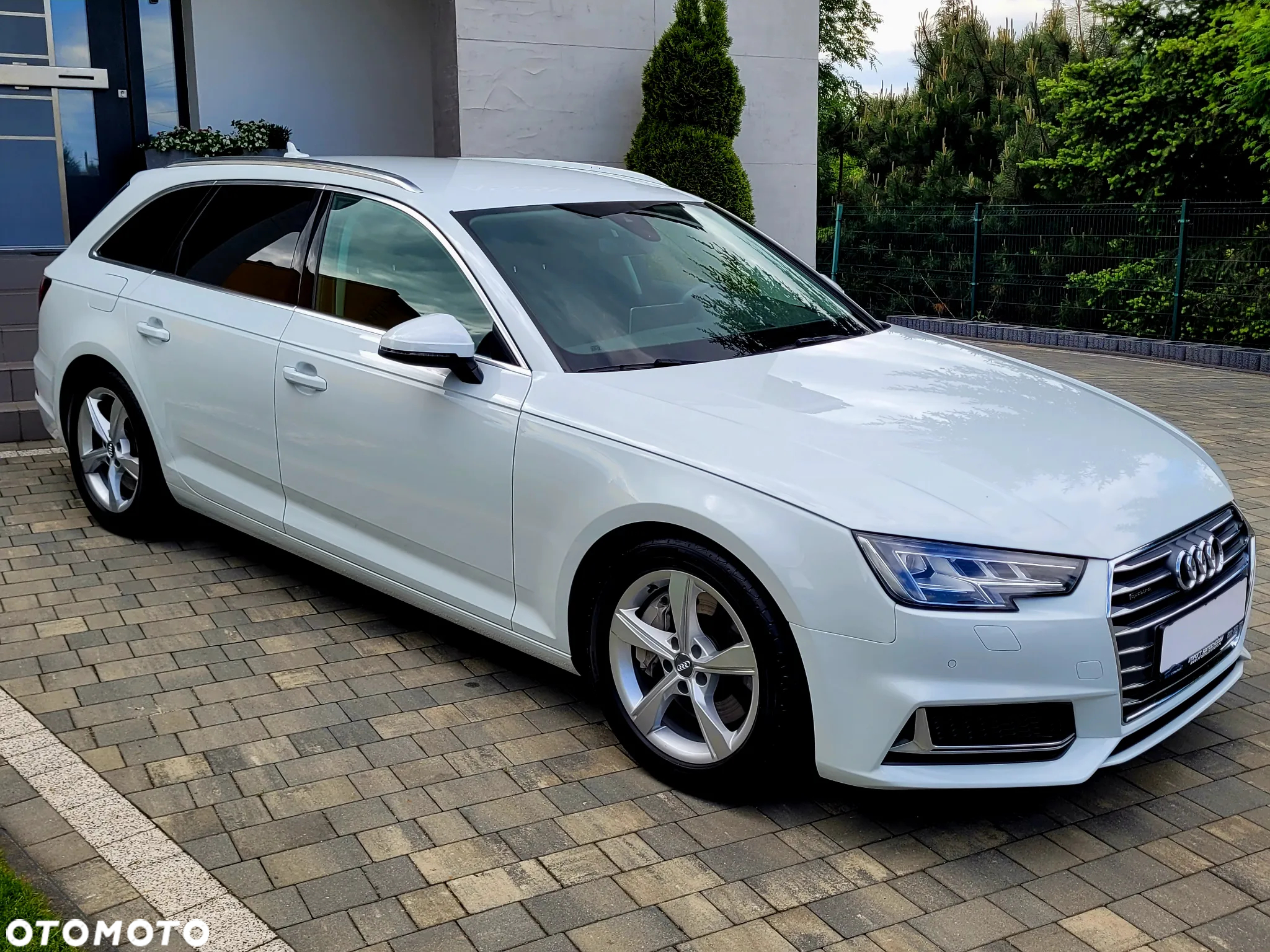 Audi A4 Avant 45 TFSI quattro S tronic - 4
