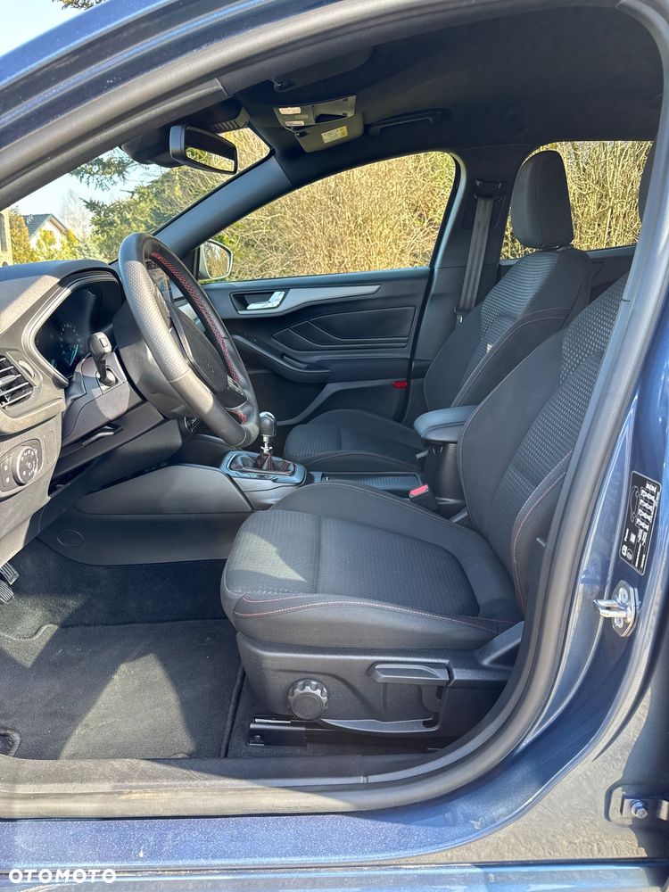 Ford Focus 1.0 EcoBoost mHEV ST-Line - 27