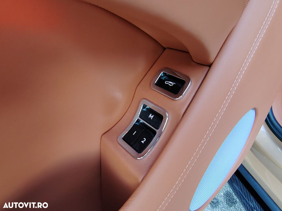 Bentley Bentayga V8 - 35