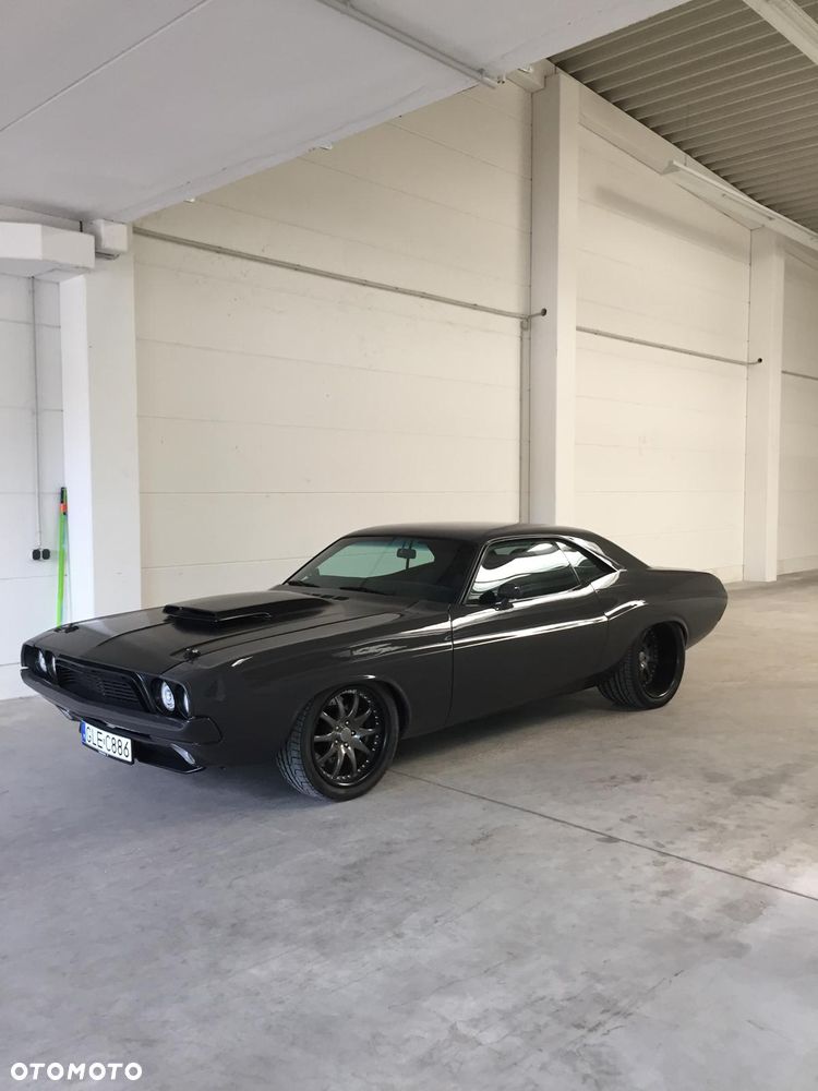 Dodge Challenger - 21