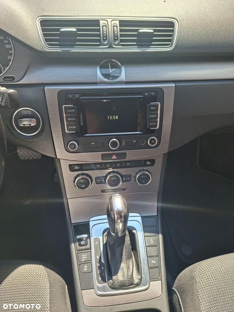 Volkswagen Passat 2.0 TDI Comfortline DSG - 8