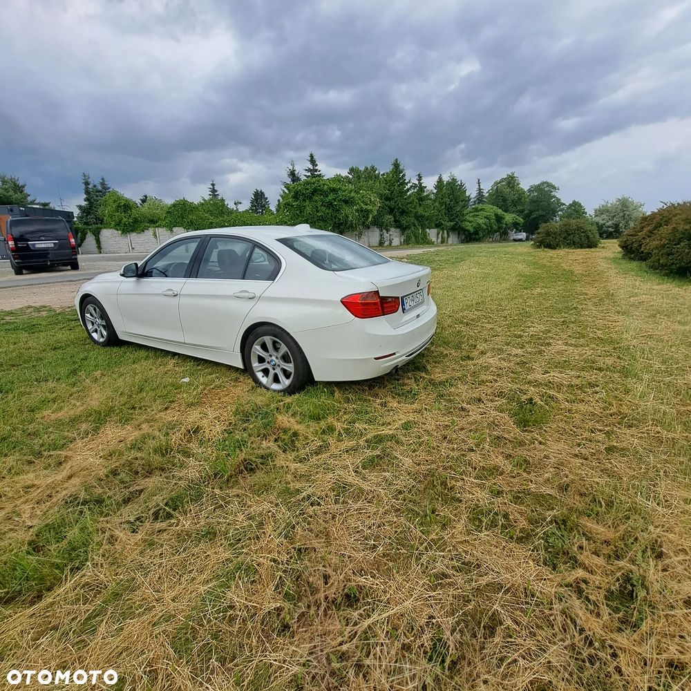BMW Seria 3 320i Efficient Dynamics Edition Sport Line - 5