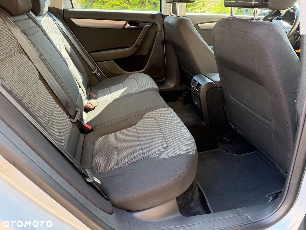 Volkswagen Passat Variant 2.0 Blue TDI SCR Trendline - 27