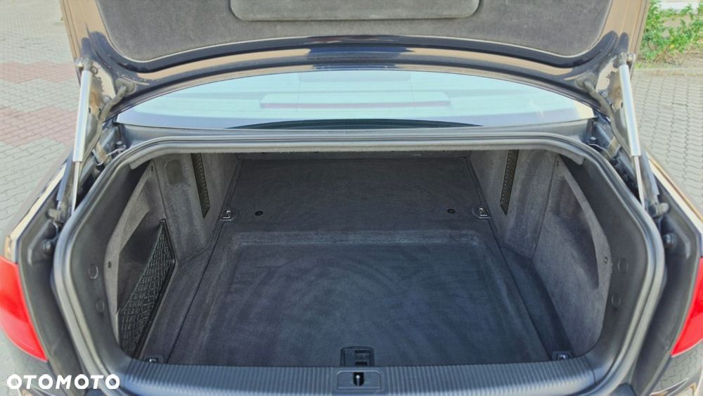 Audi A8 3.7 Quattro - 27