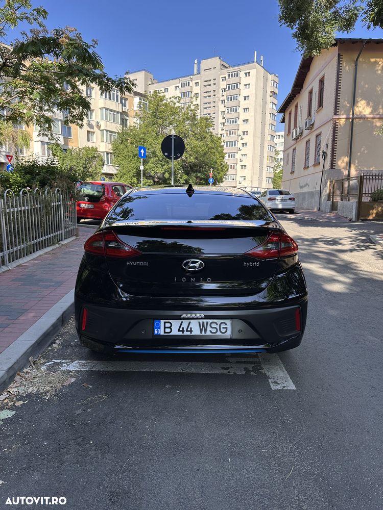 Hyundai IONIQ - 4
