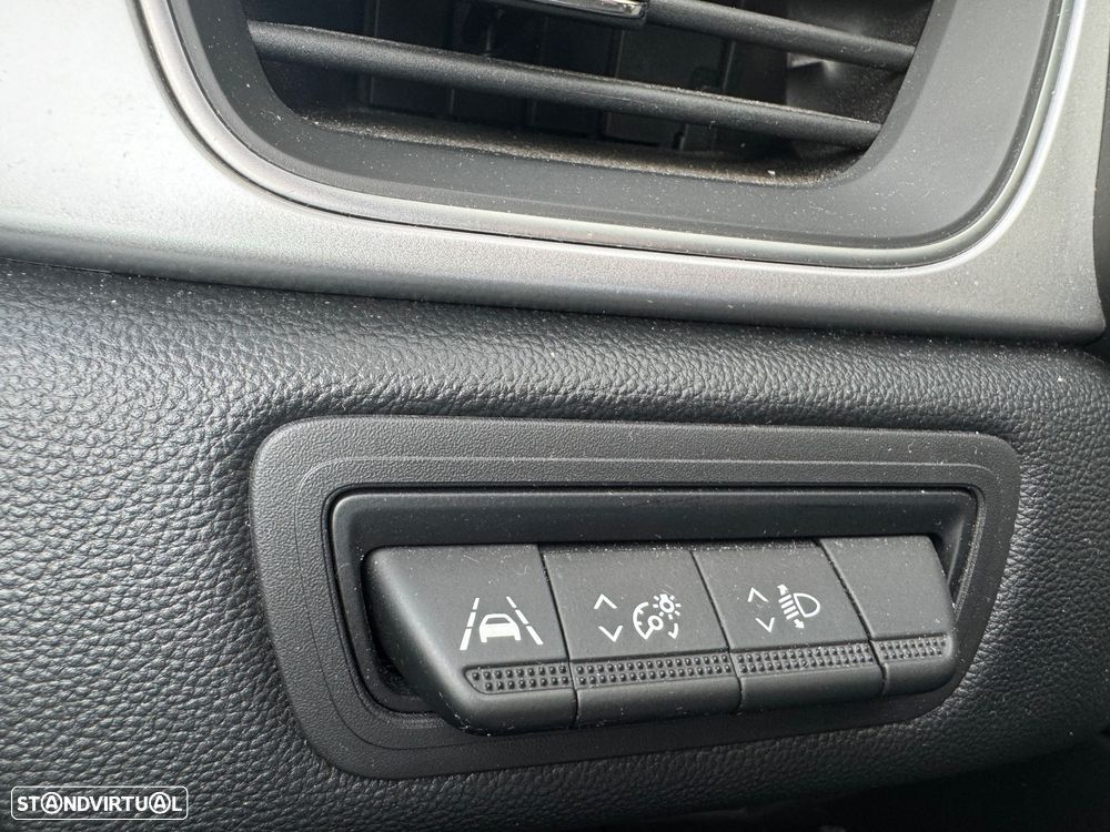 Renault Captur TCe 90 TECHNO - 28