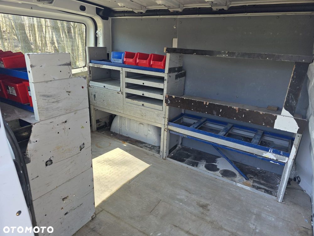 Renault Trafic - 16