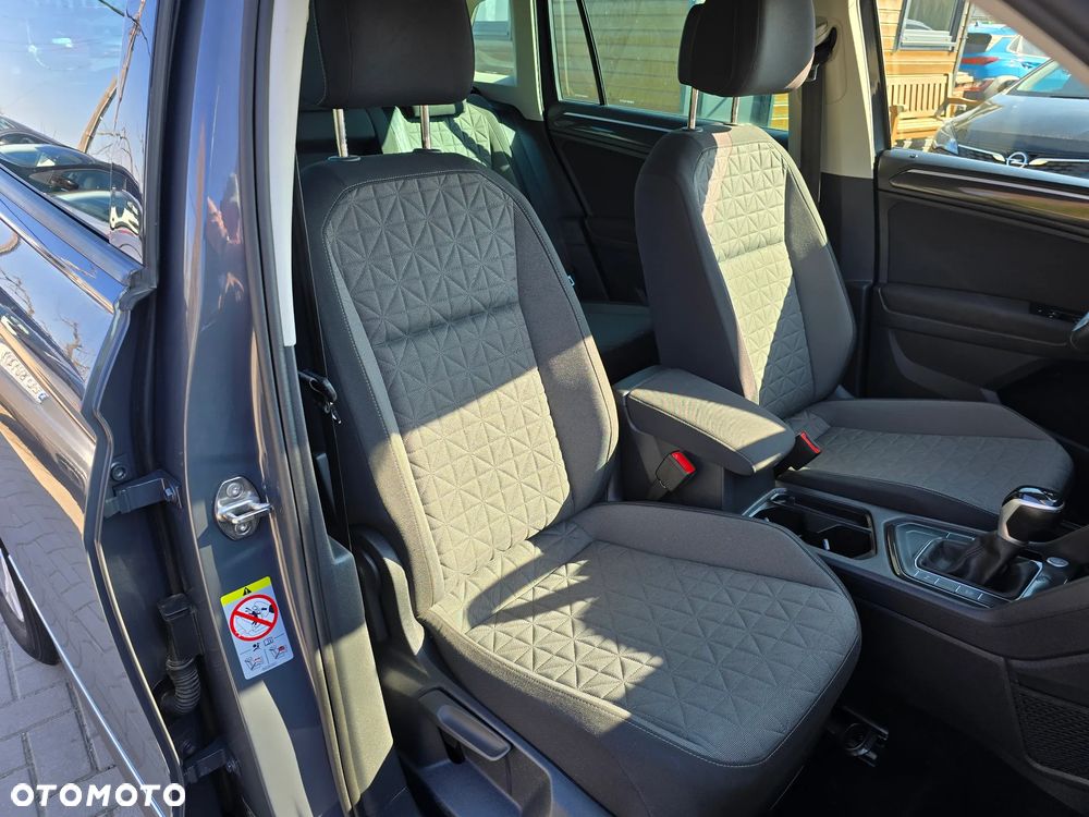 Volkswagen Tiguan - 16