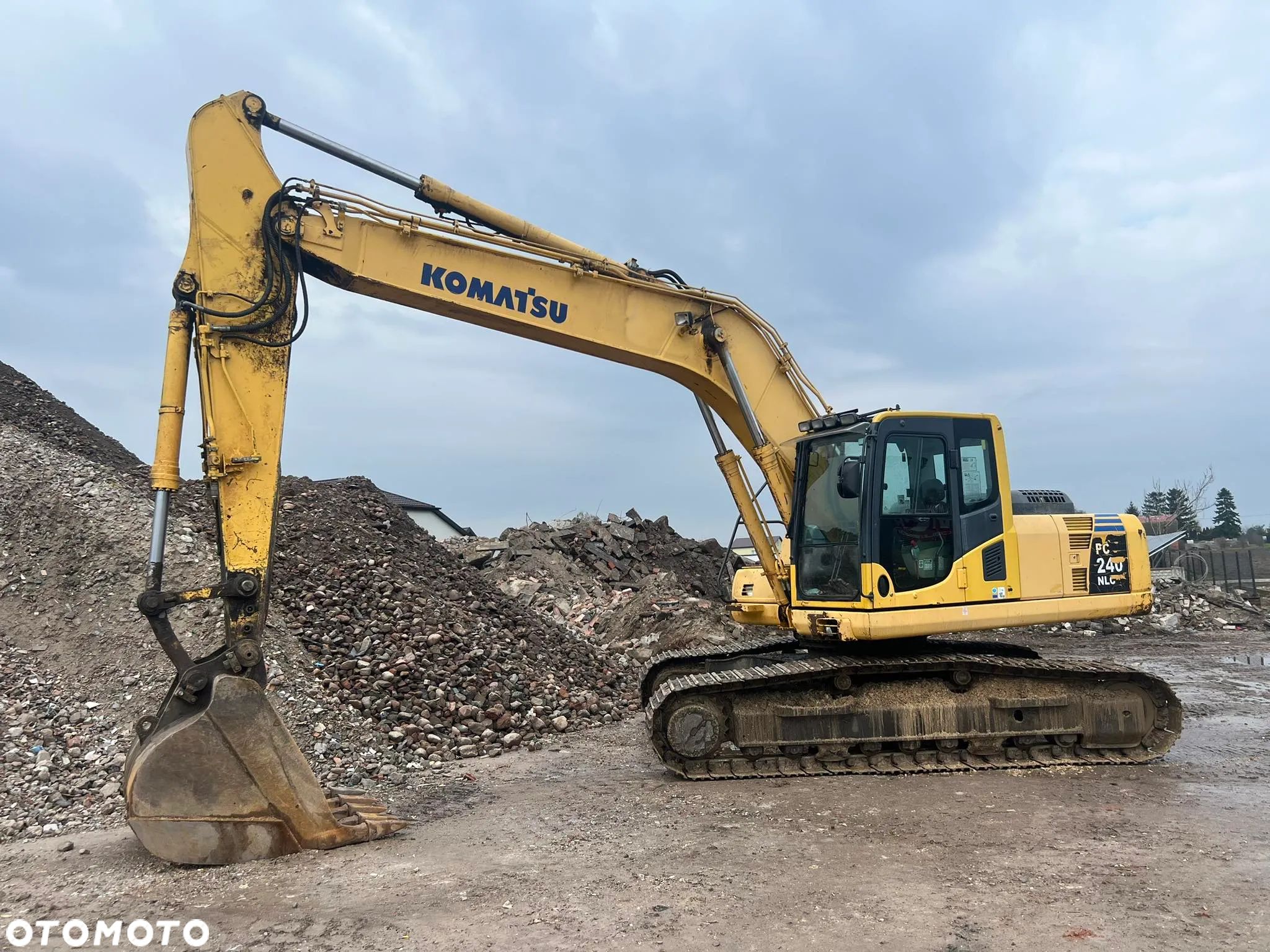 Komatsu 240NLC-8 - 1
