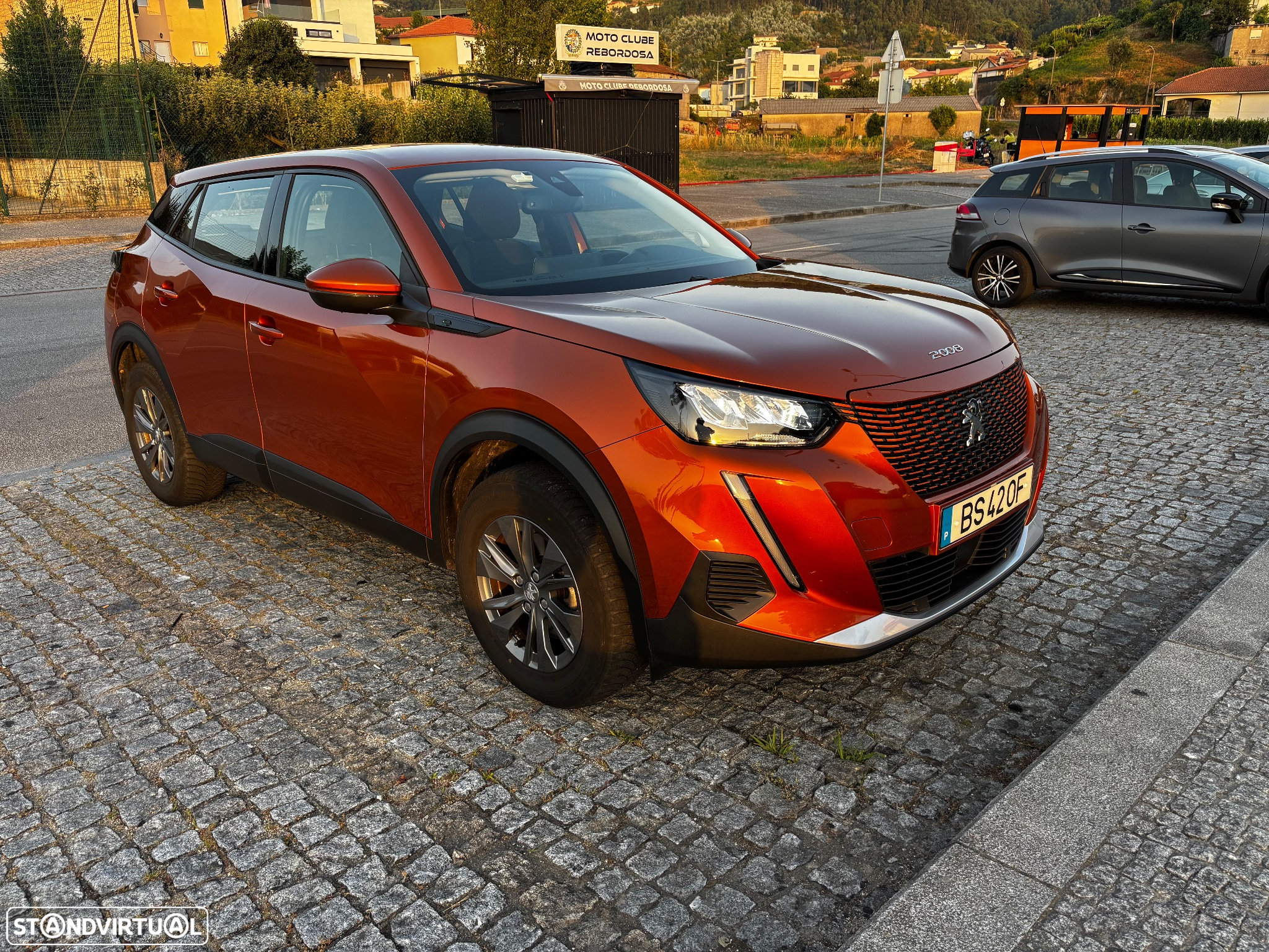 Peugeot e-2008 50 kWh Active Pack - 2