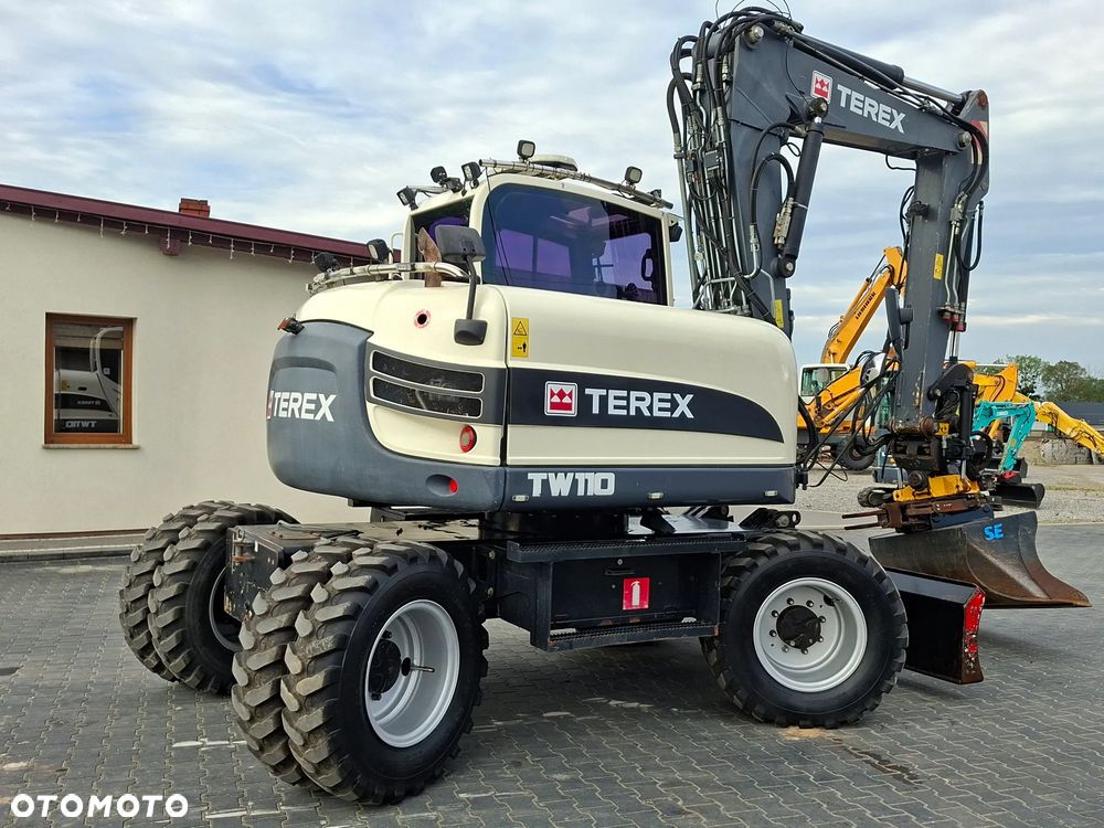 Terex SCHAEFF TW110 ROTOTILT ze szczypcami - 15