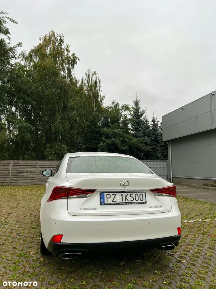 Lexus IS 200t Elite - 10