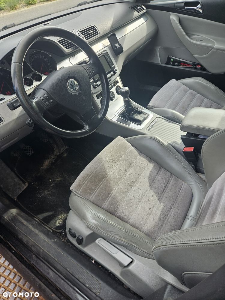 Volkswagen Passat - 4