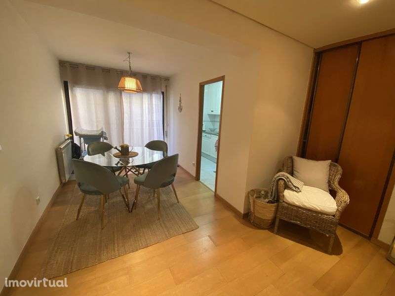 Aluga-se T1 completamente mobildado - Grande imagem: 4/7