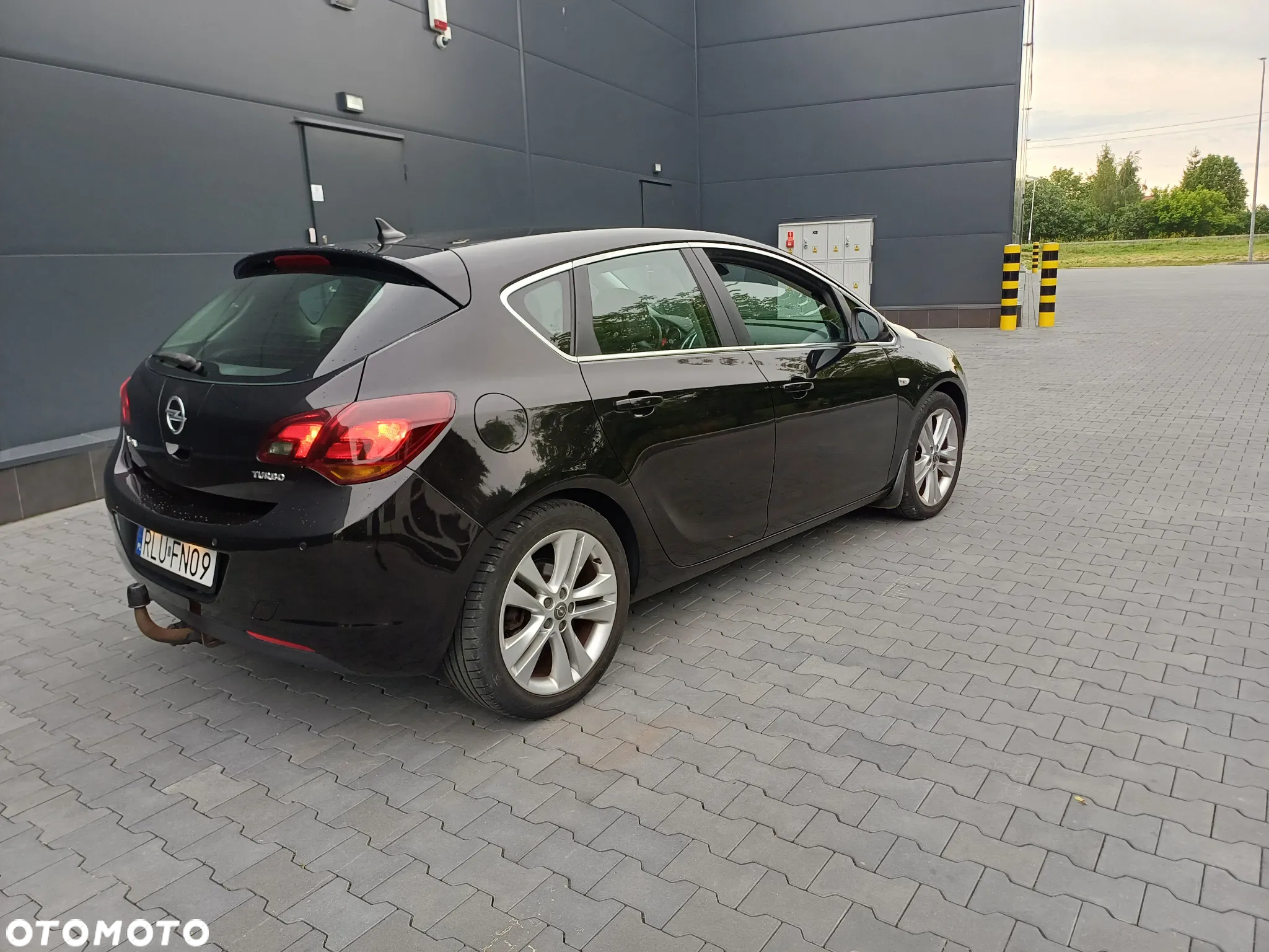 Opel Astra IV 1.4 T Cosmo - 3