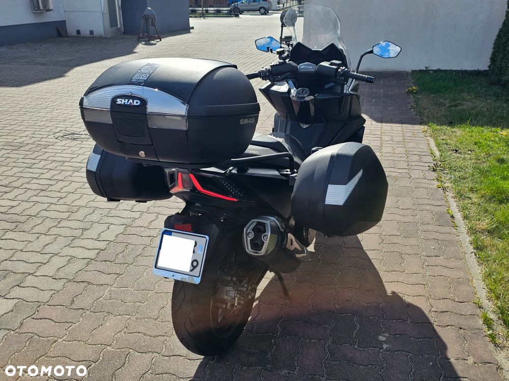 Kymco AK 550 - 6