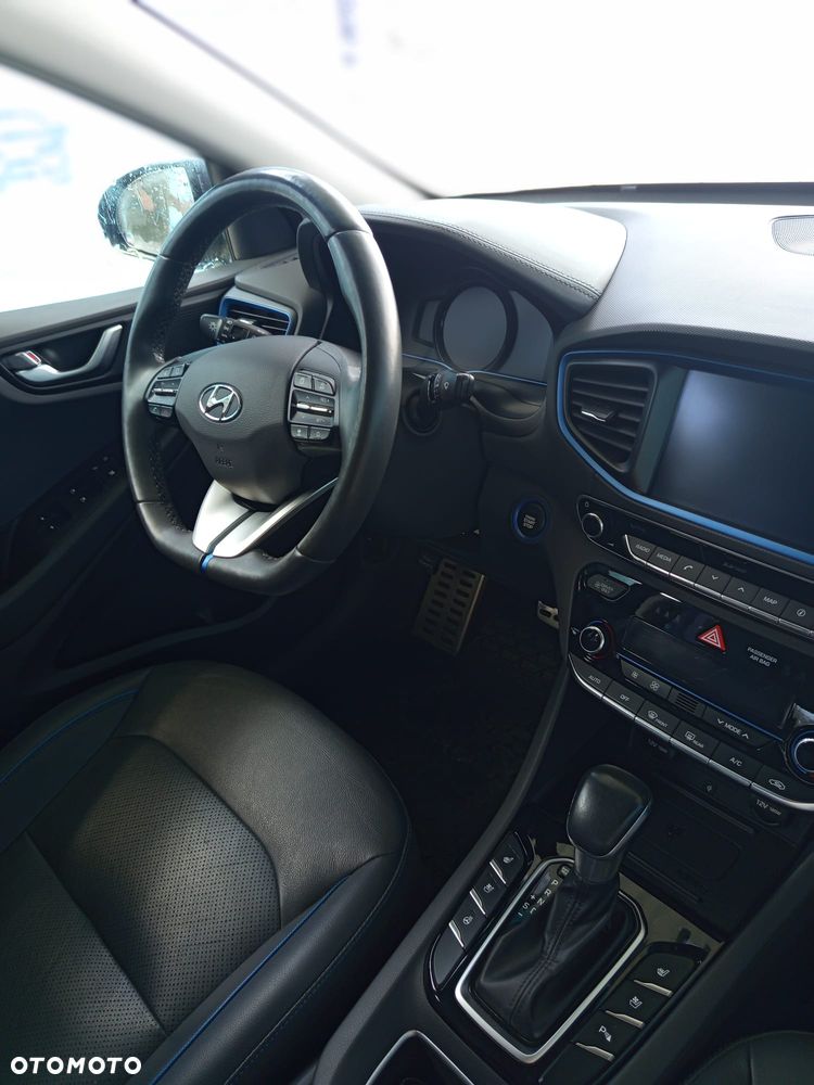 Hyundai IONIQ - 26