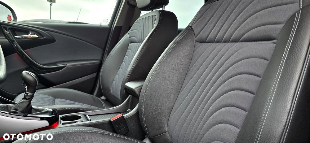 Opel Astra 1.4 T Cosmo - 11