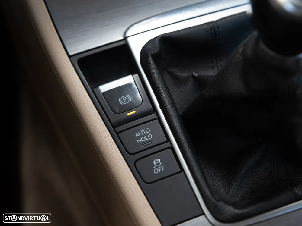VW Passat 1.6 TDI Confortline BM - 28