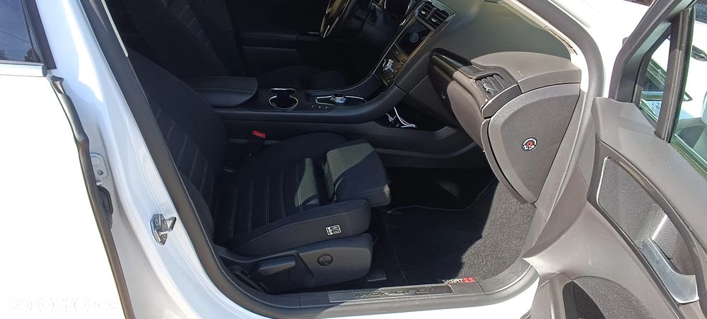 Ford Mondeo 2.0 EcoBlue Titanium - 33