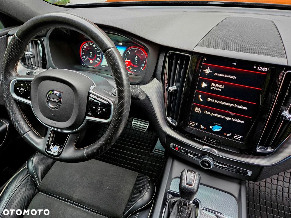Volvo XC 60 D4 AWD R-Design - 16