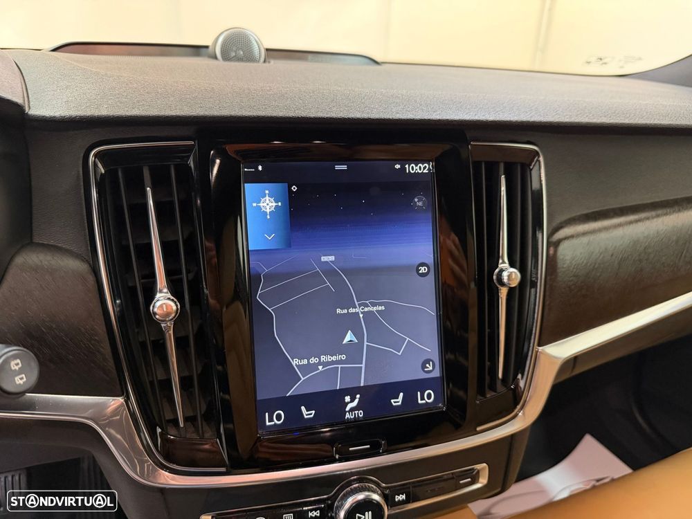Volvo V90 Cross Country 2.0 D4 Pro AWD Geartronic - 26