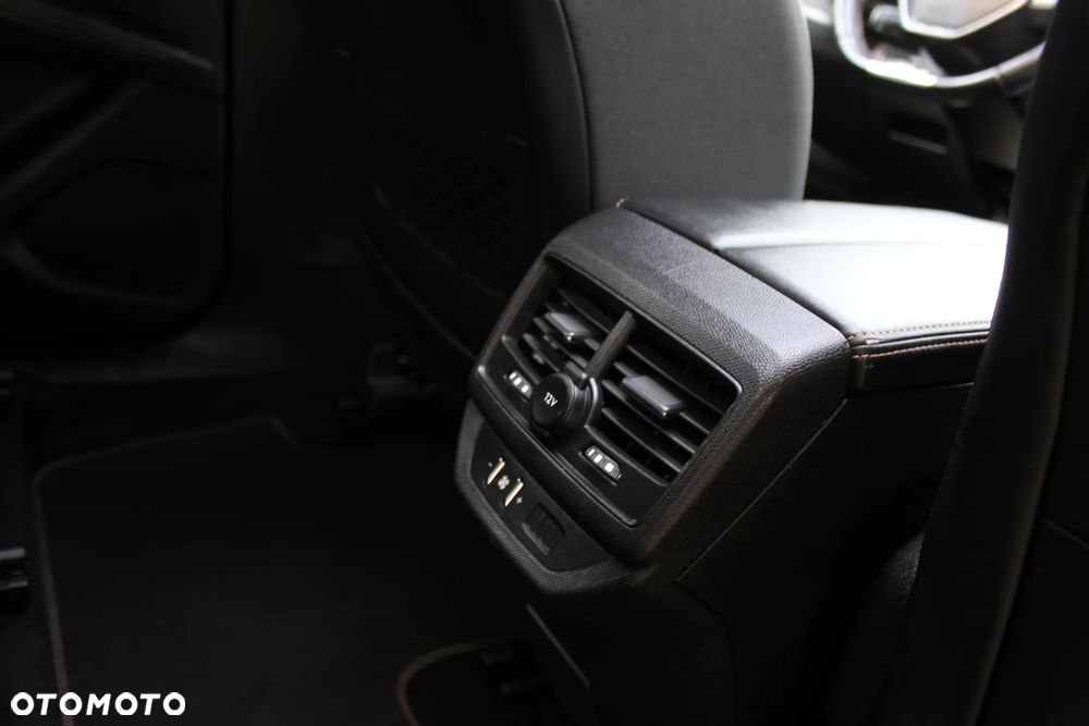 Peugeot 5008 BlueHDi 130 EAT8 GT - 26