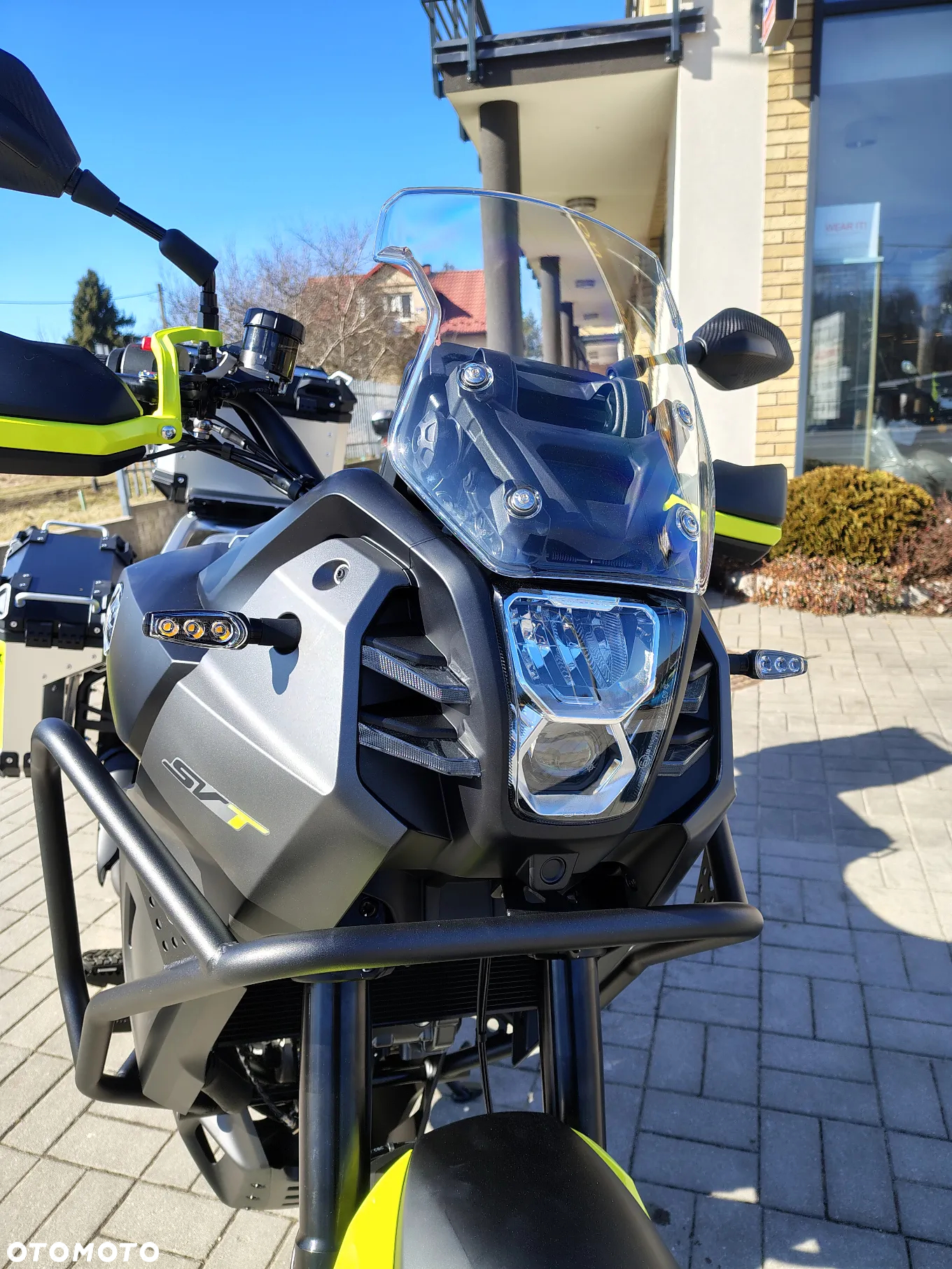 QJMOTOR SVT 650 - 14