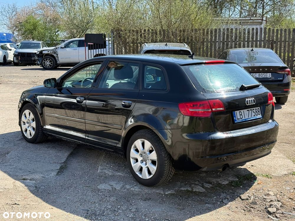 Audi A3 Sportback 1.6 TDI DPF Ambiente S tronic - 3