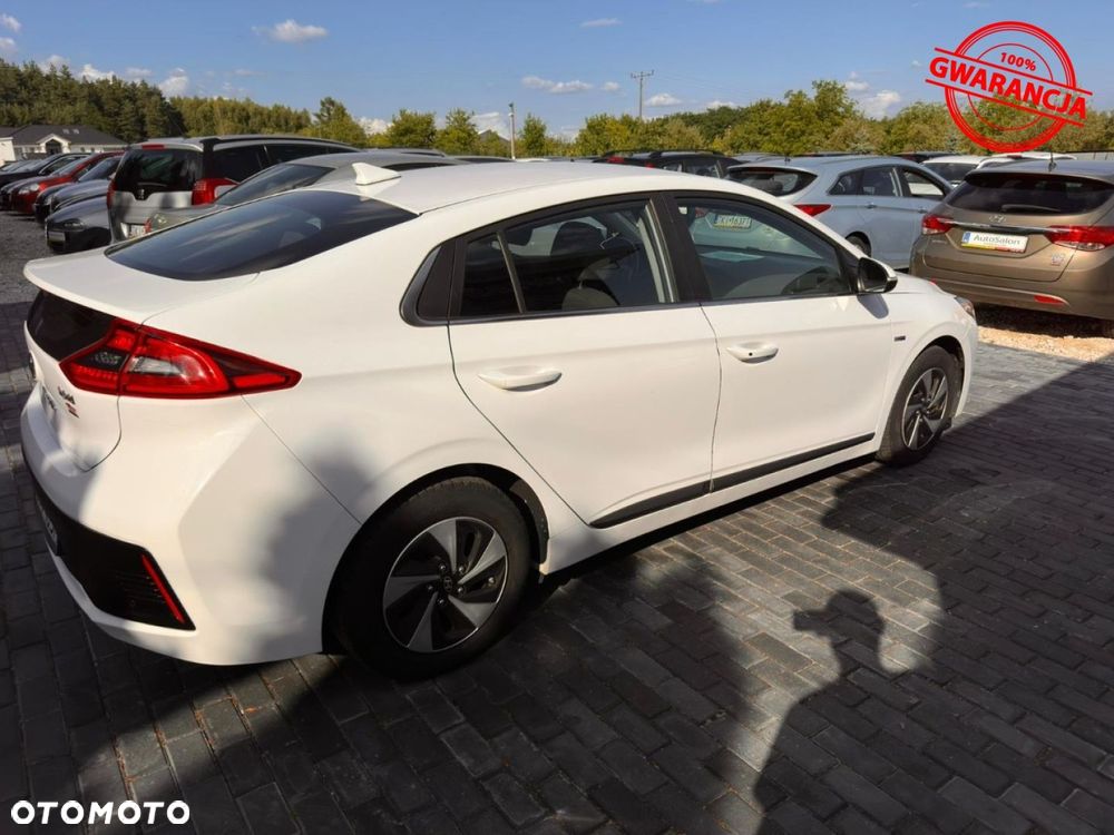 Hyundai IONIQ - 10
