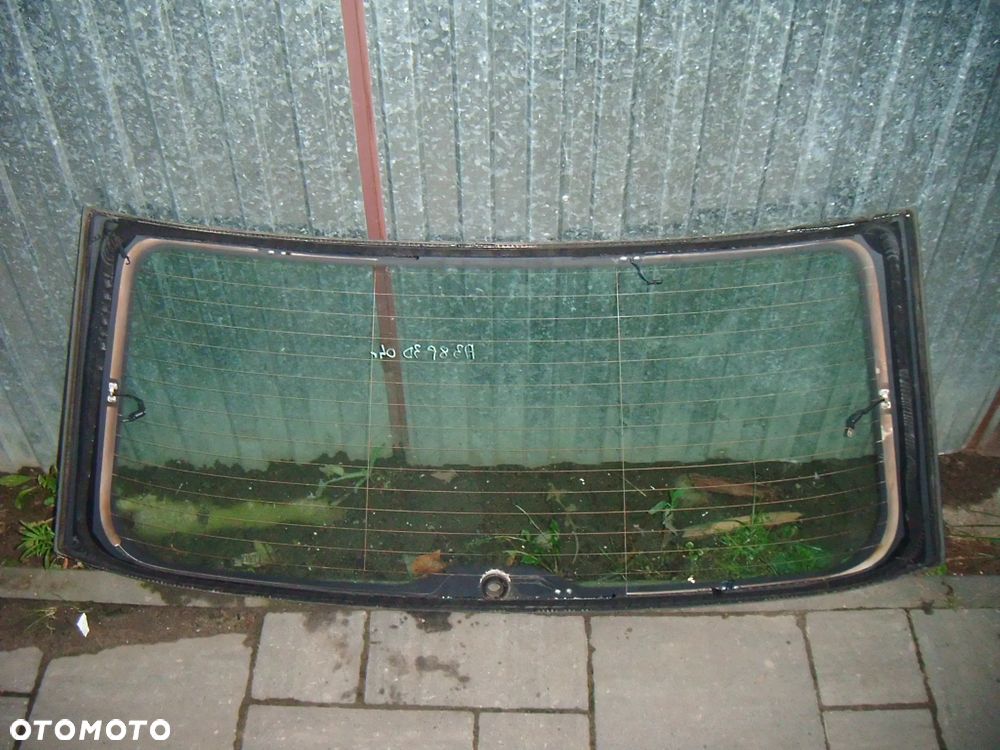 audi a3 8p 03r szyba tył z klapy - 2