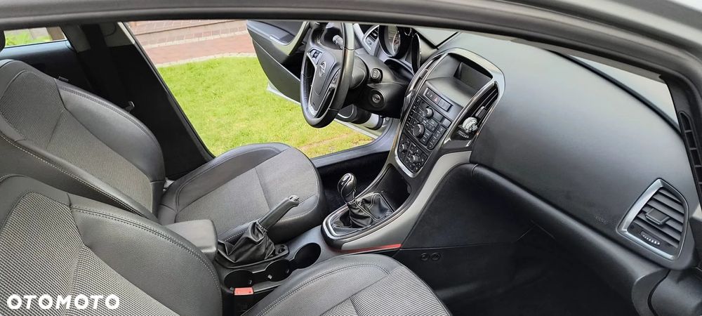 Opel Astra 1.6 Turbo - 15