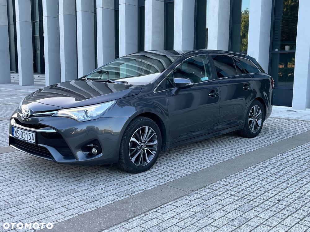 Toyota Avensis 1.8 Prestige MS - 1