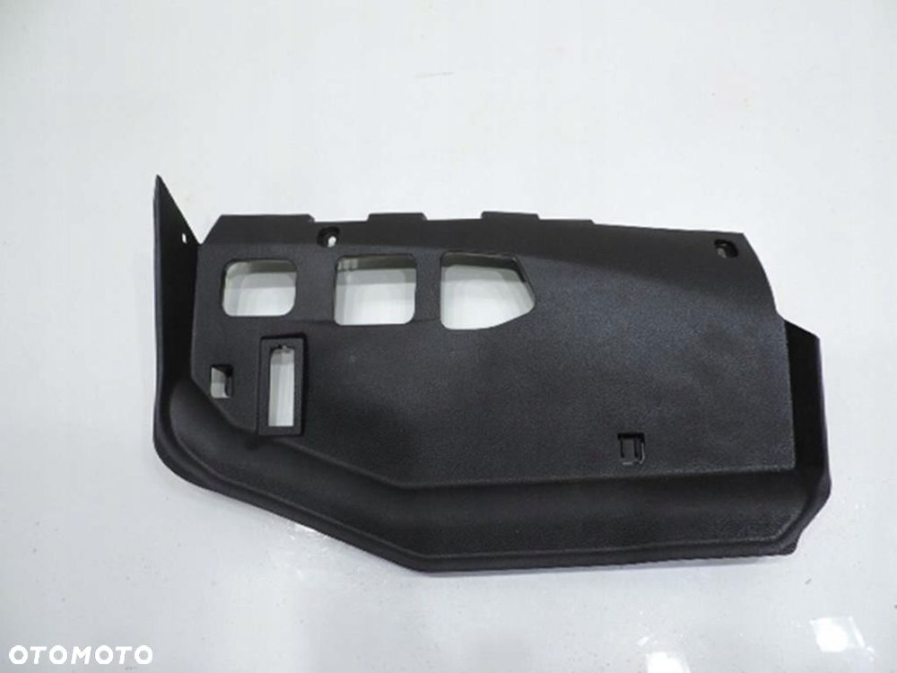 OSŁONA POD KONSOLĘ PRAWA BMW E81 E87 LIFT - 1