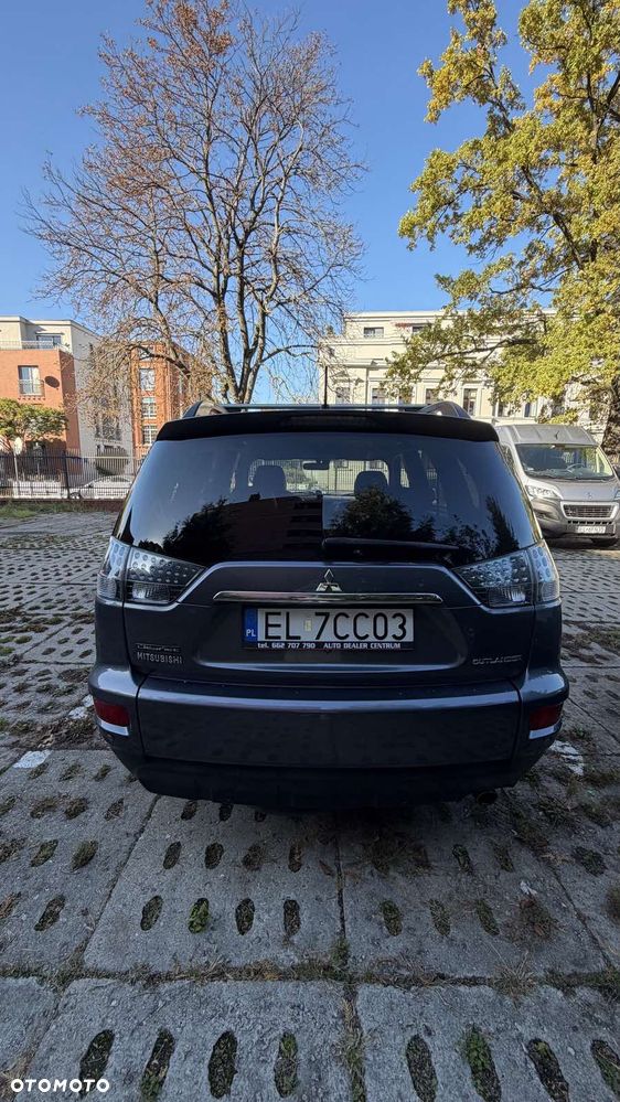 Mitsubishi Outlander - 11