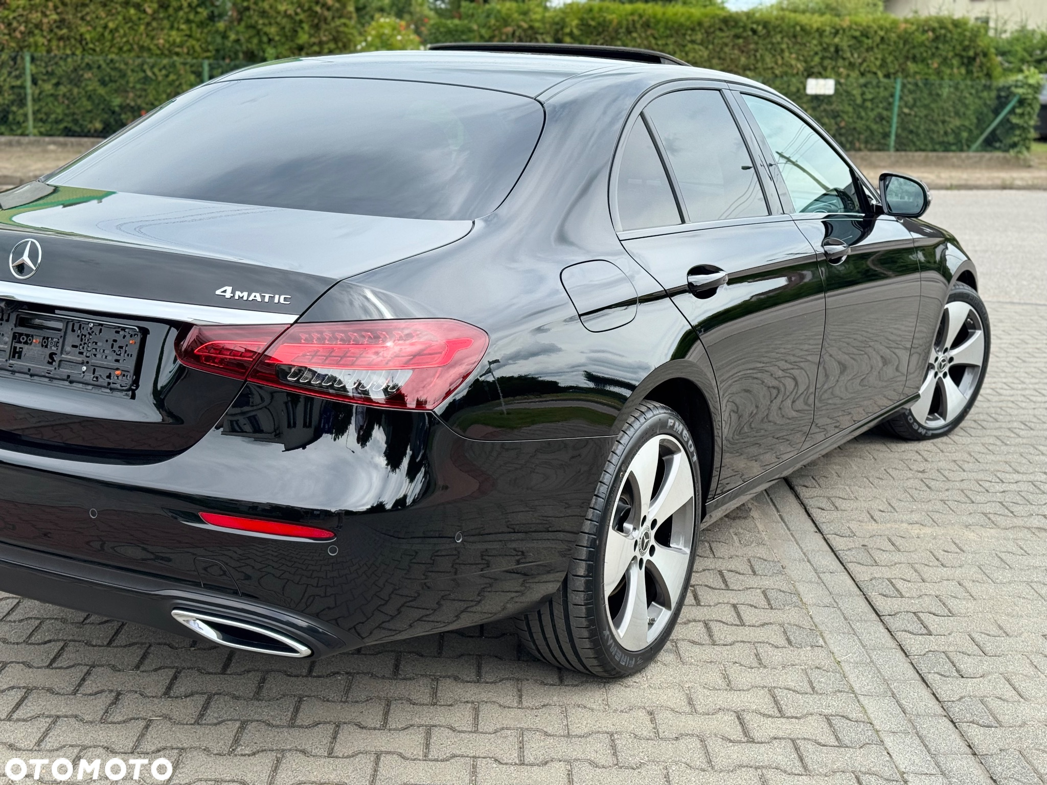Mercedes-Benz Klasa E 220 d 4Matic T 9G-TRONIC Avantgarde - 21