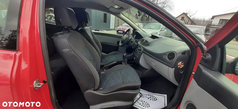 Renault Clio - 25