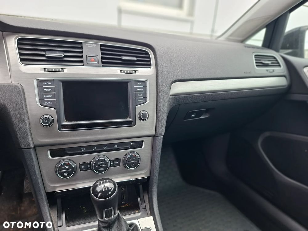 Volkswagen Golf 1.4 TSI BMT Comfortline - 10