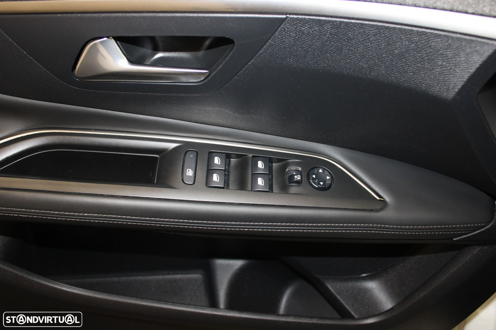 Peugeot 3008 1.6 BlueHDi Allure EAT6 - 28
