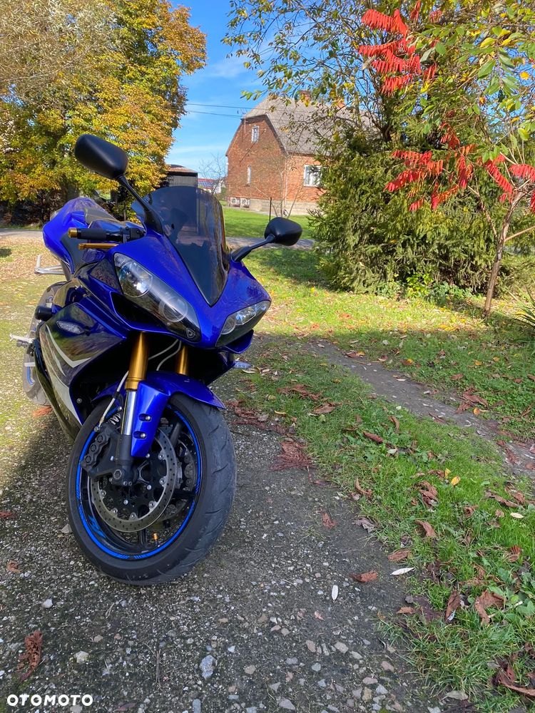 Yamaha R1 - 5
