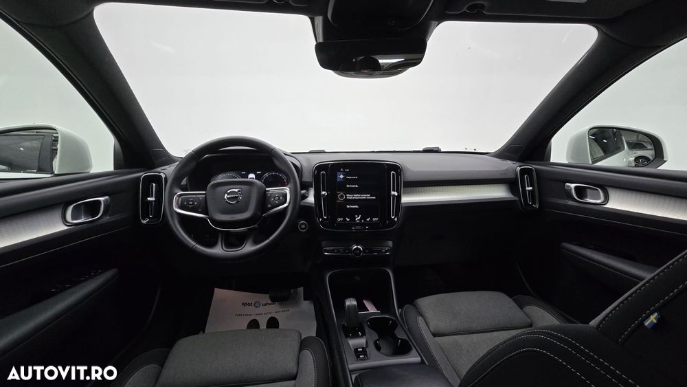 Volvo XC 40 T3 AT8 Momentum Pro - 15