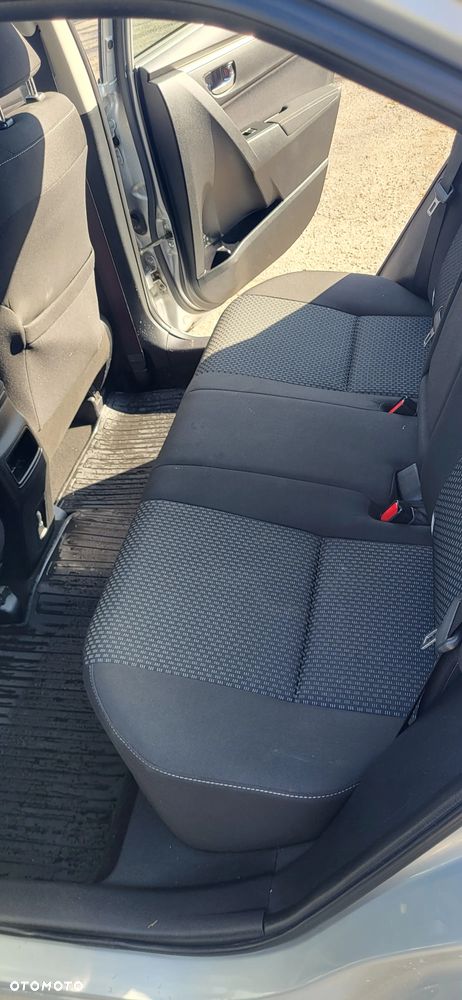 Toyota Corolla 1.6 Premium + - 11