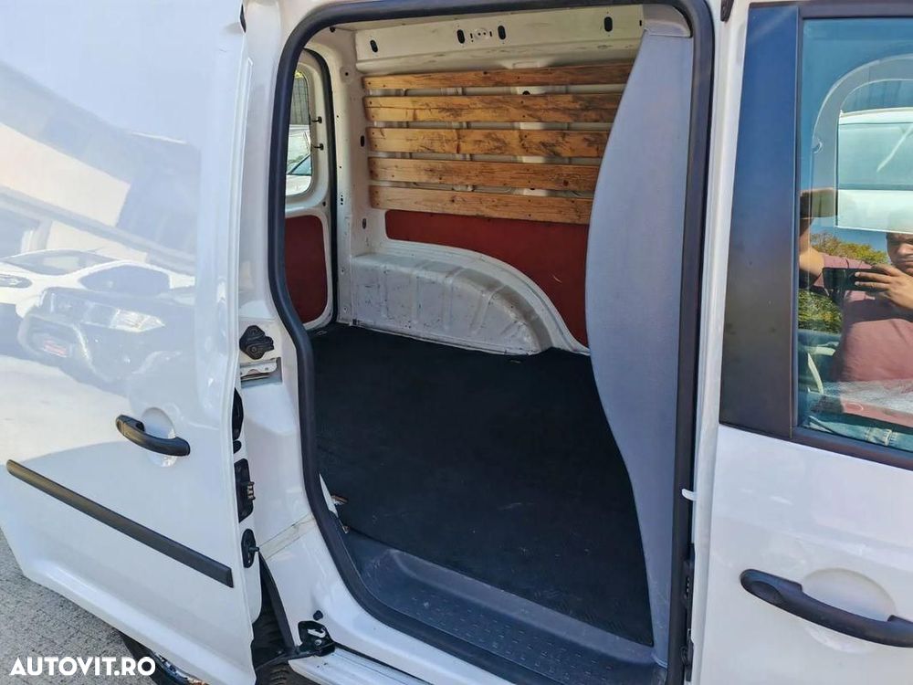 Volkswagen Caddy - 8