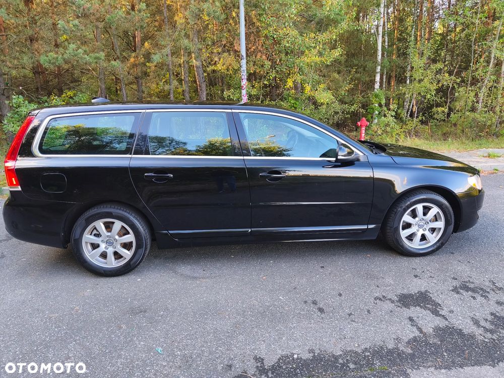 Volvo V70 D3 Momentum - 8