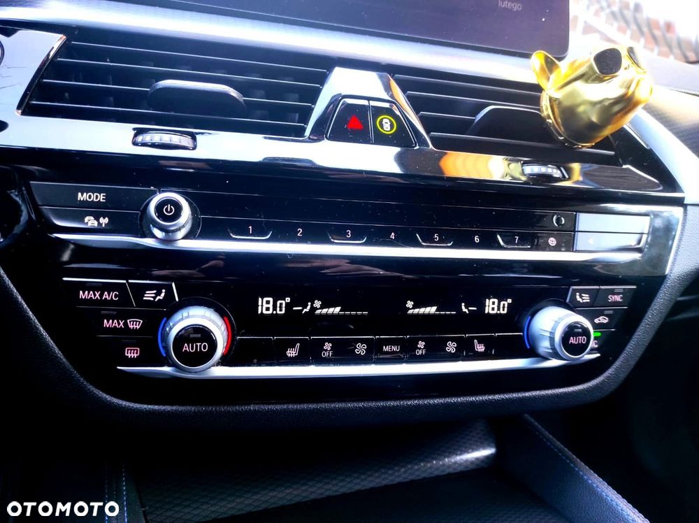 BMW Seria 5 520d xDrive - 13