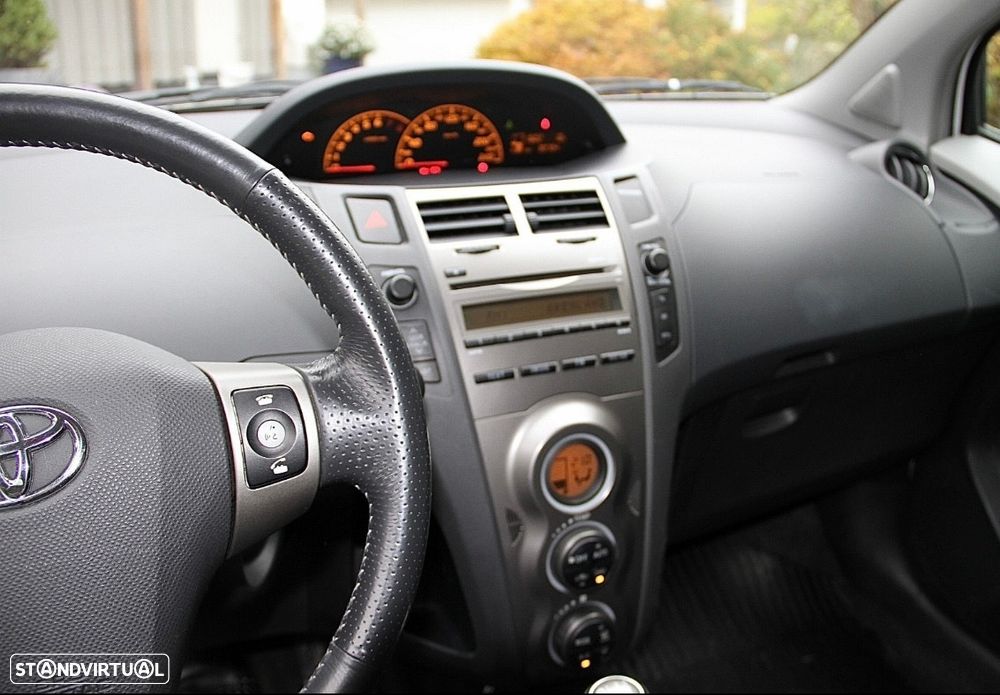Toyota Yaris 1.8 VVT-i TS - 3
